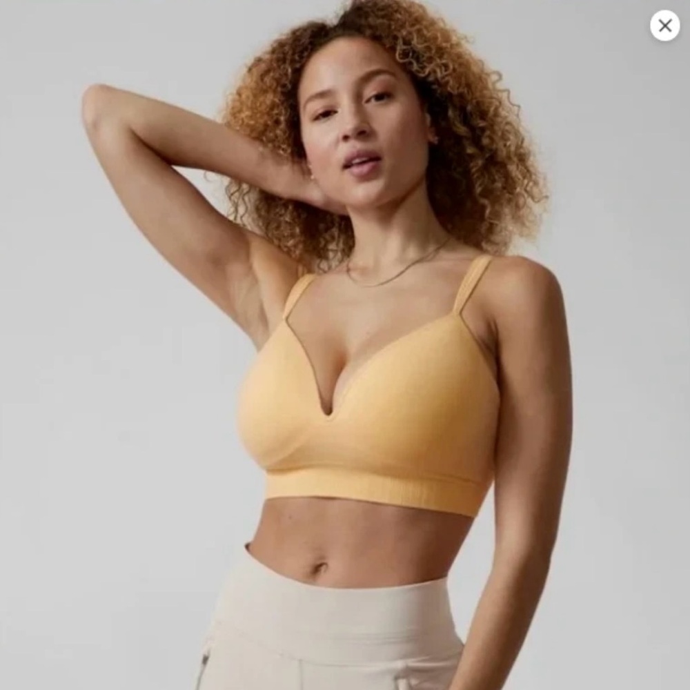 Athleta Embrace Bra D-DD //  Lunaria Yellow